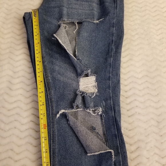 Almost Famous Blue Distressed Jeans With Hole SIZE 9. - Picture 6 of 15